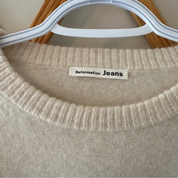 Reformation cashmere sweater - Picture 2 of 3